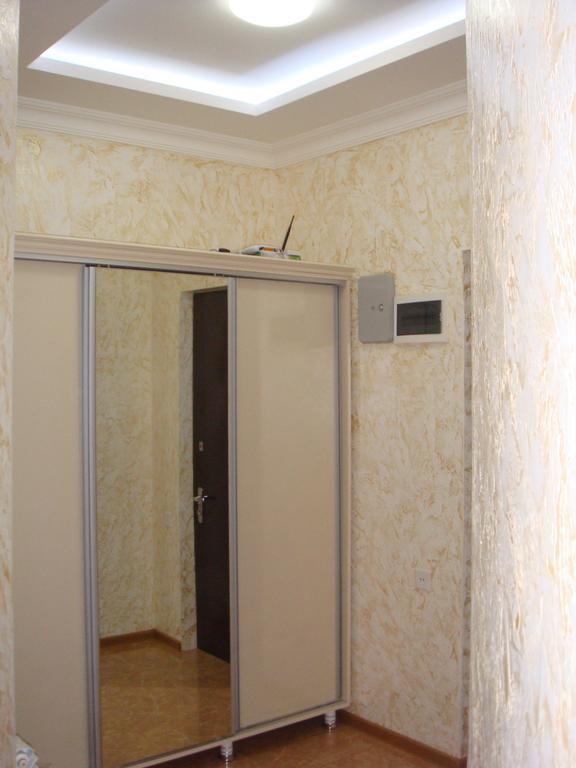 Nino Apartment On Pirosmani Μπατούμι Δωμάτιο φωτογραφία