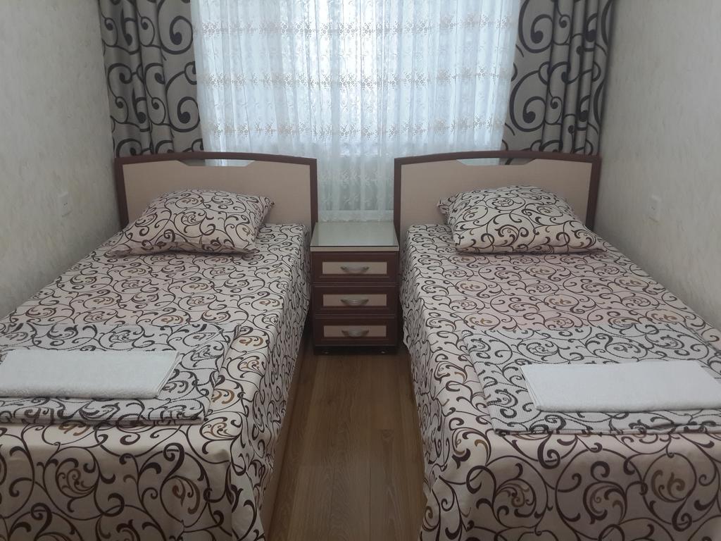 Nino Apartment On Pirosmani Μπατούμι Εξωτερικό φωτογραφία